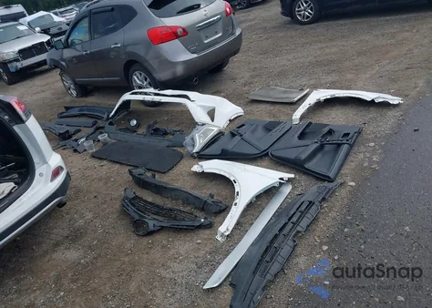 2016 Toyota Rav4 Xle z USA, uszkodzony, nr VIN 2T3RFREV1GW423223